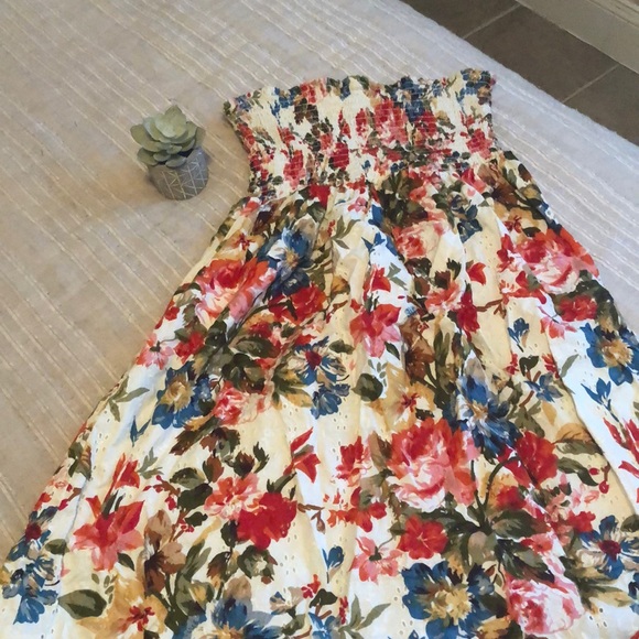 Delicia Dresses & Skirts - Women’s Large Strapless Floral Print Sun Dress